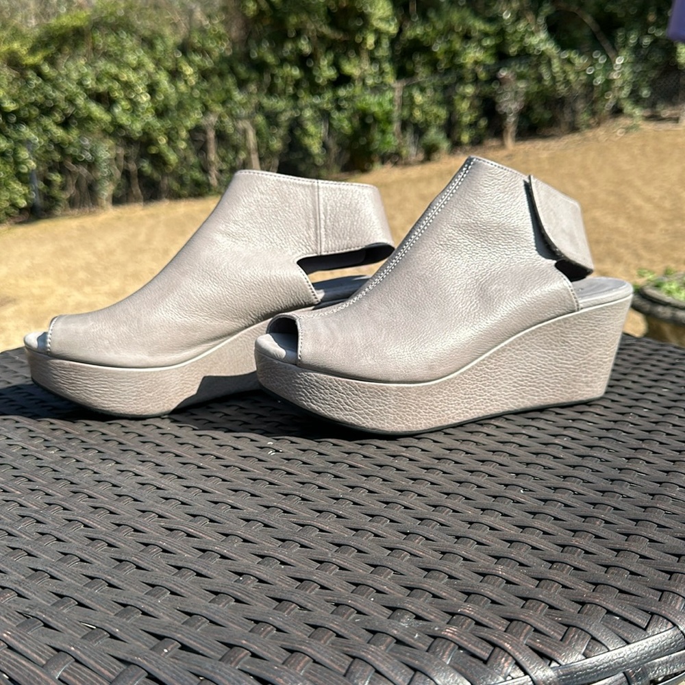 Chocolate Blu Leather Wedges